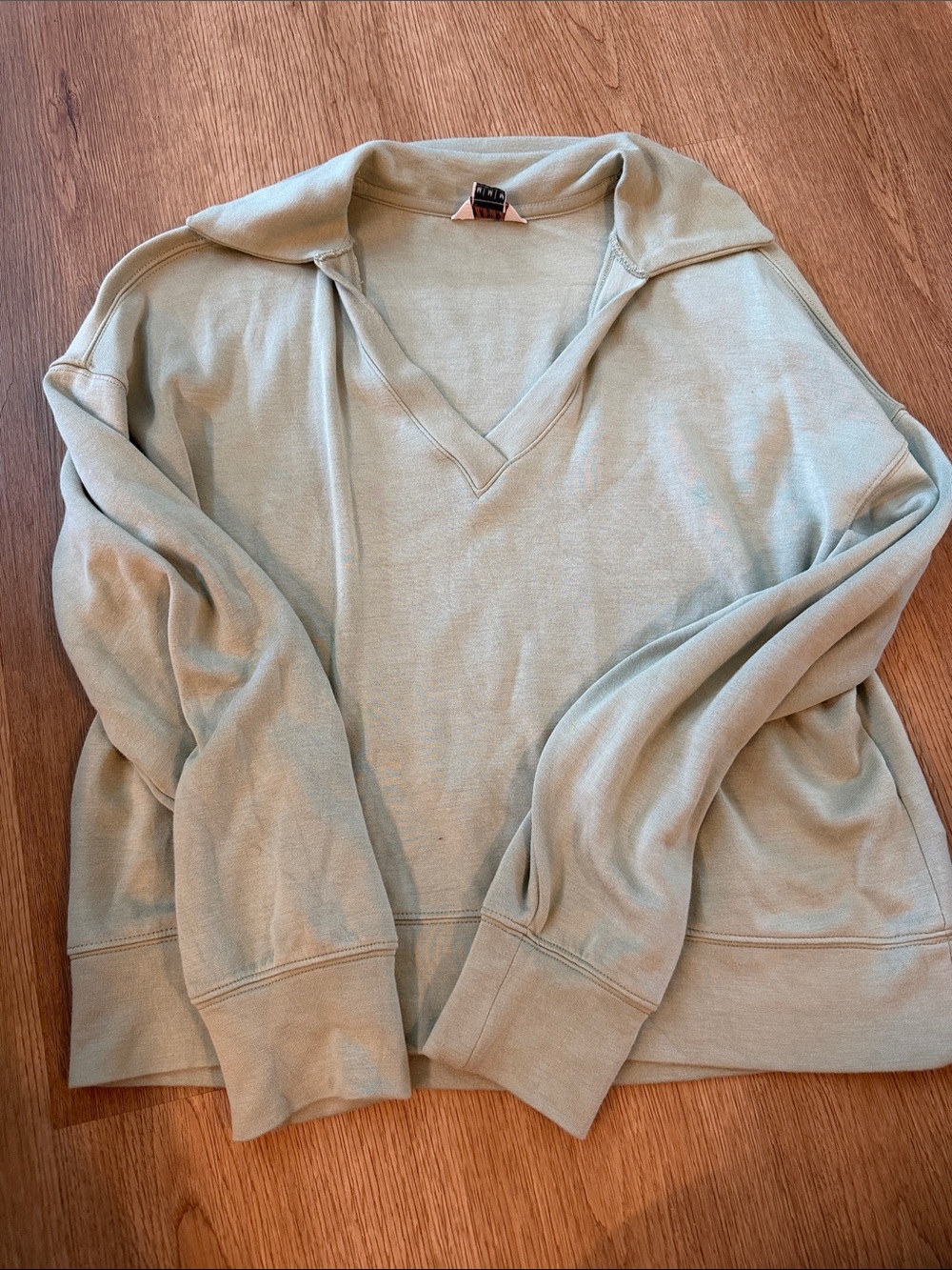 Danskin Men's V-Neck Pullover Sweater in Light Sage